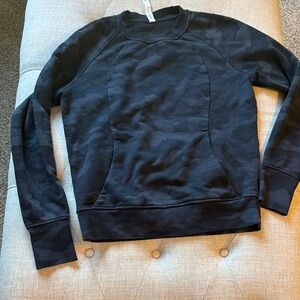 Women’s Lululemon black camouflage sweatshirt